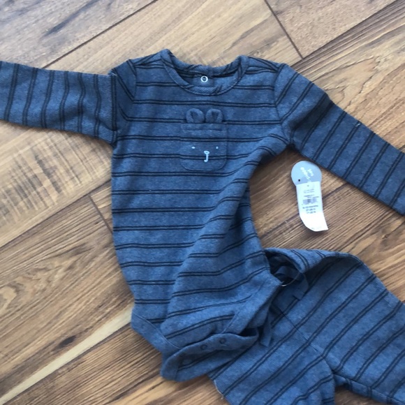 NWT GAP BABY Blue Onesis with pants & 3 pair pants white with black all 6-12 mos - Picture 7 of 9